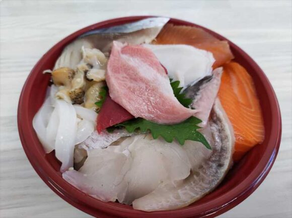 発寒かねしげ鮮魚店の人気ナンバー1海鮮丼