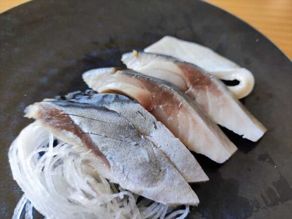 発寒かねしげ鮮魚店の生ら〆さば