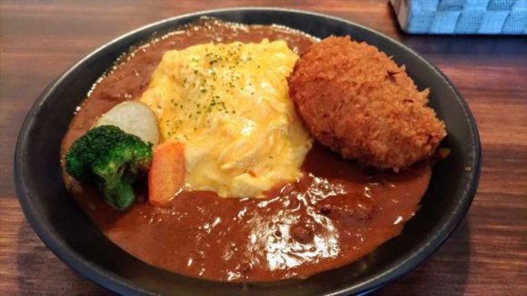 メンチカツカレー