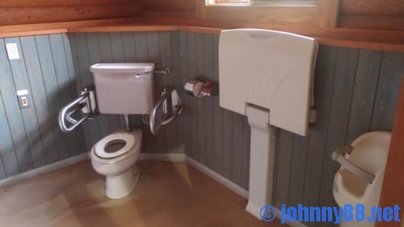 森林公園びふかアイランドのトイレ
