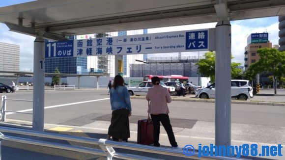 函館駅前バス停11番乗り場