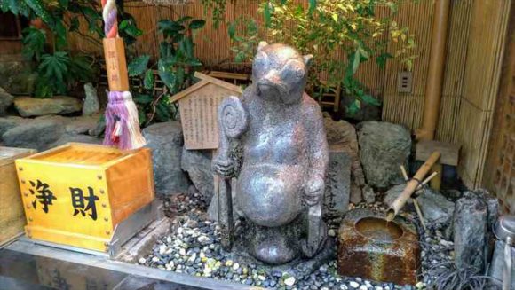 本陣狸大明神社