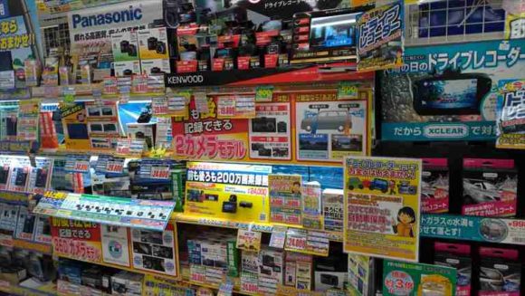 札幌市内のカー用品店ドライブレコーダーコーナー