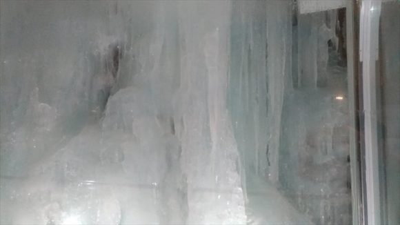 雪の美術館の「氷の回廊」