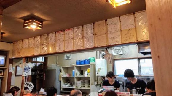 ラーメンふるきの店内