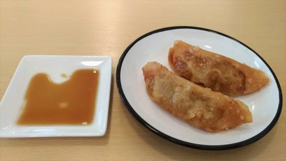 旭川三平本店のサービス餃子