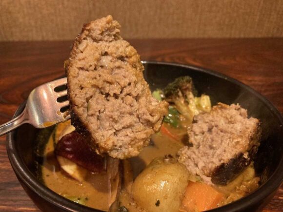 奥芝商店おすすめ①おくしばーぐとおくし畑のスープカレー