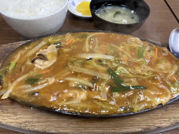 「スタミナジュージュー玉子入り」（690円+50円）