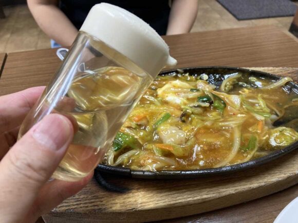 大衆中華 珍萬（札幌北区）おすすめ①スタミナジュージュー（玉子入り）