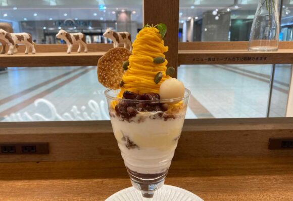よつ葉ホワイトコージ（札幌）おすすめパフェ②北海道産かぼちゃとあずきの和風モンブランパフェ