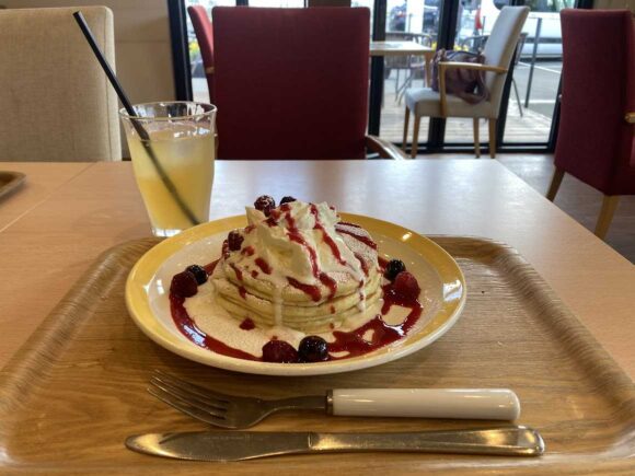 カフェおすすめ①ベリーパンケーキ