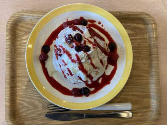 カフェおすすめ①ベリーパンケーキ