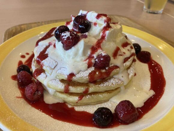 カフェおすすめ①ベリーパンケーキ