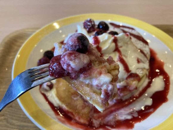 カフェおすすめ①ベリーパンケーキ