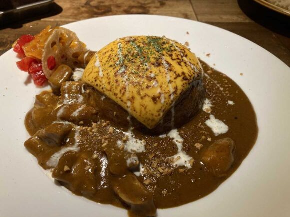 カレー専門店 円山教授おすすめ人気②チーズとポークのカレー