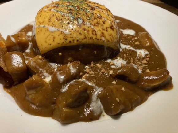 カレー専門店 円山教授おすすめ人気②チーズとポークのカレー