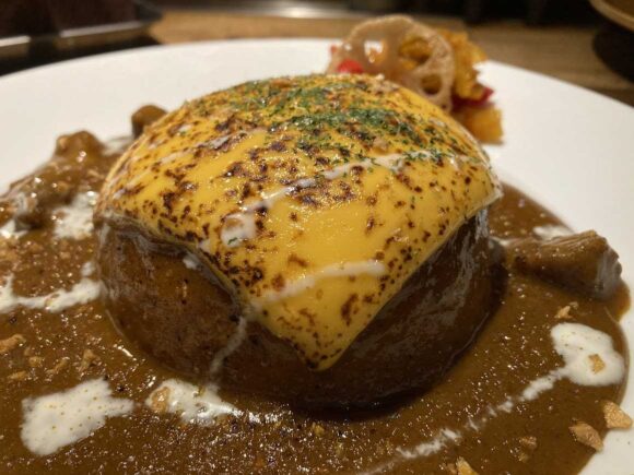 カレー専門店 円山教授おすすめ人気②チーズとポークのカレー