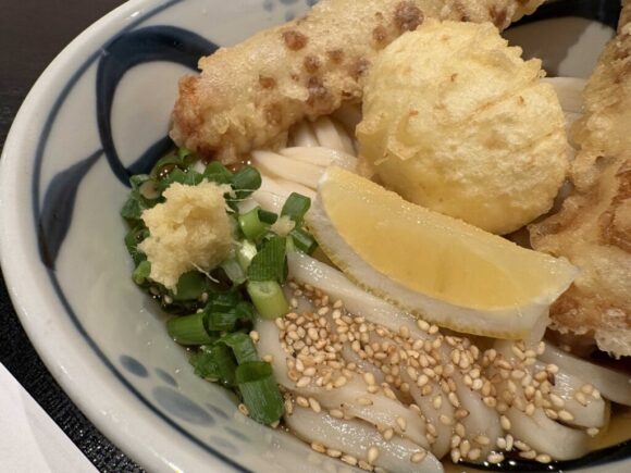 うどん家 こむぎ（札幌西区）おすすめ①ちく玉天ぶっかけうどん