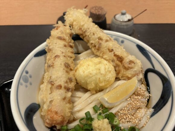うどん家 こむぎ（札幌西区）おすすめ①ちく玉天ぶっかけうどん
