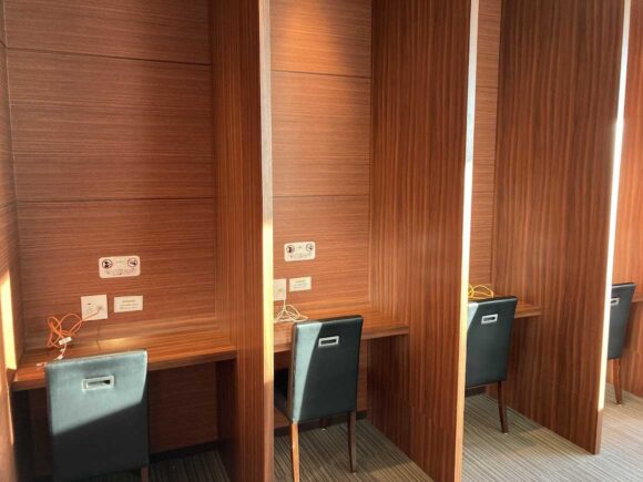 スーパーラウンジ（新千歳空港）のビジネスエリア
