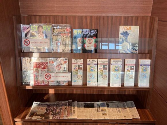 スーパーラウンジ（新千歳空港）のタブレット端末・雑誌・新聞