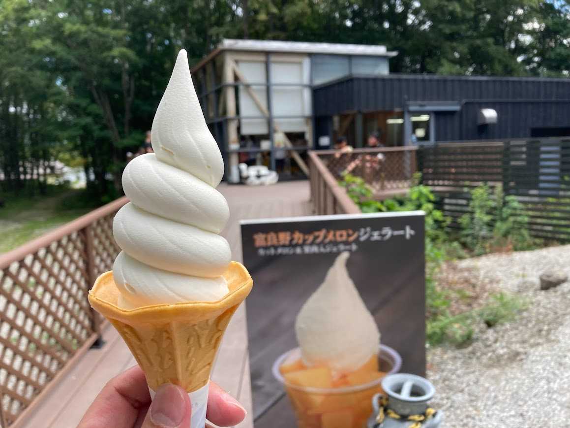 富良野チーズ工房おすすめ①チーズソフトクリーム（アイスミルク工房）