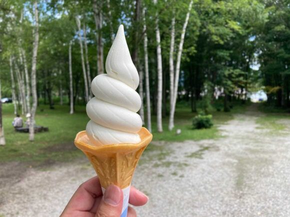 富良野チーズ工房おすすめ①チーズソフトクリーム（アイスミルク工房）
