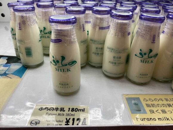 富良野チーズ工房2階直販コーナーの試食やおすすめ土産