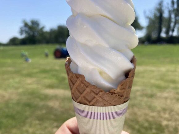 八紘学園 農産物直売所おすすめ①ツキサップソフトクリーム