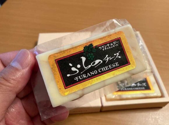 富良野チーズ工房2階直販コーナーの試食やおすすめ土産
