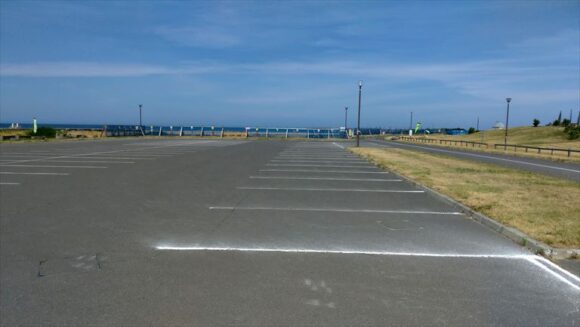 浜益川下海浜公園キャンプ場（ピリカビーチ）の第一駐車場
