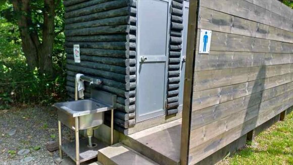 江別市森林キャンプ場のトイレ