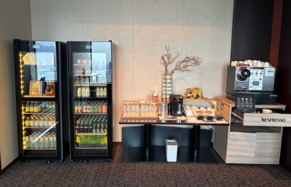 京王プラザホテル札幌のクラブラウンジ(ソフトドリンク・焼菓子・スナック類か提供される13時~21時)