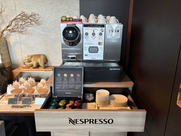 京王プラザホテル札幌のクラブラウンジ(ソフトドリンク・焼菓子・スナック類か提供される13時~21時)