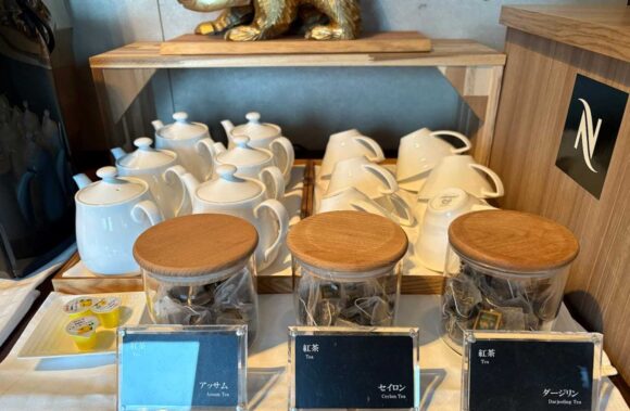 京王プラザホテル札幌のクラブラウンジ(ソフトドリンク・焼菓子・スナック類か提供される13時~21時)