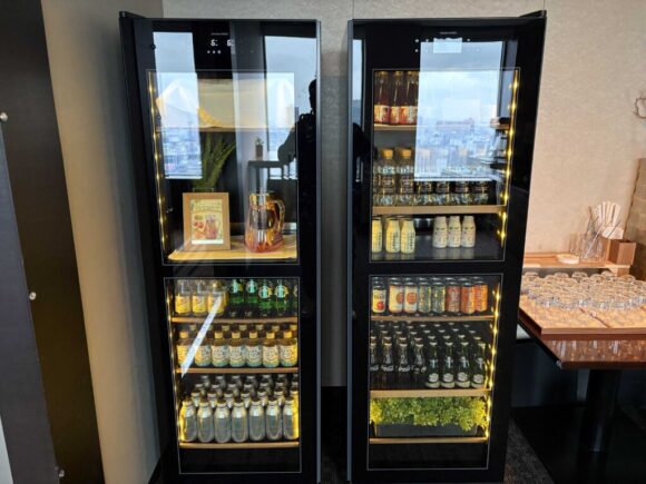 京王プラザホテル札幌のクラブラウンジ(ソフトドリンク・焼菓子・スナック類か提供される13時~21時)