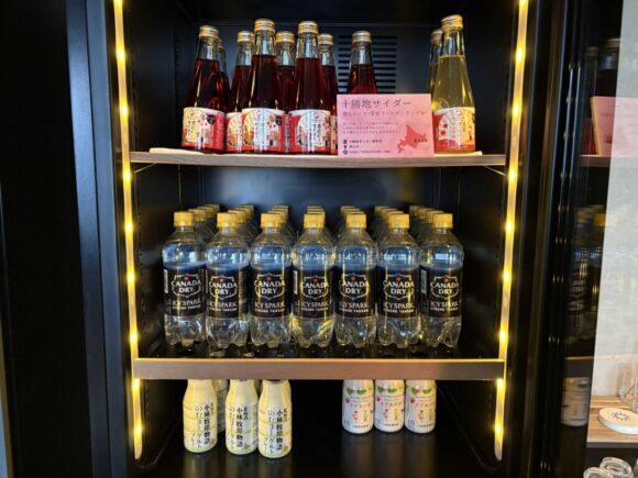 京王プラザホテル札幌のクラブラウンジ(ソフトドリンク・焼菓子・スナック類か提供される13時~21時)