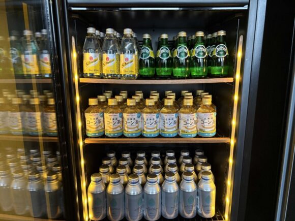 京王プラザホテル札幌のクラブラウンジ(ソフトドリンク・焼菓子・スナック類か提供される13時~21時)