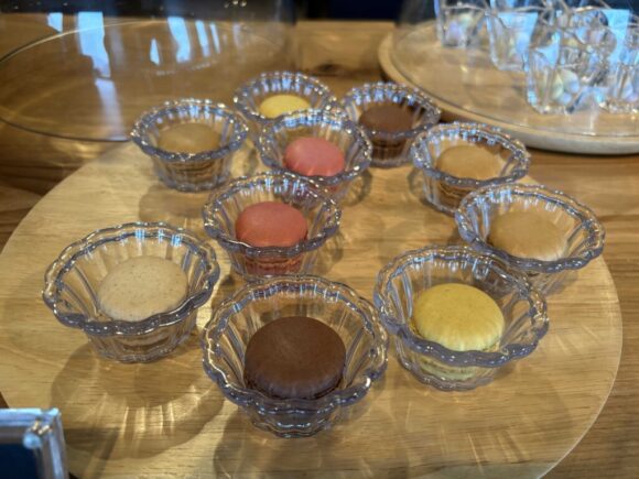 京王プラザホテル札幌のクラブラウンジ(ソフトドリンク・焼菓子・スナック類か提供される13時~21時)