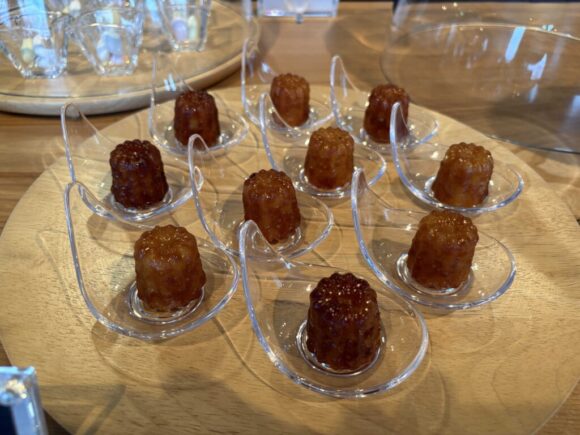 京王プラザホテル札幌のクラブラウンジ(ソフトドリンク・焼菓子・スナック類か提供される13時~21時)