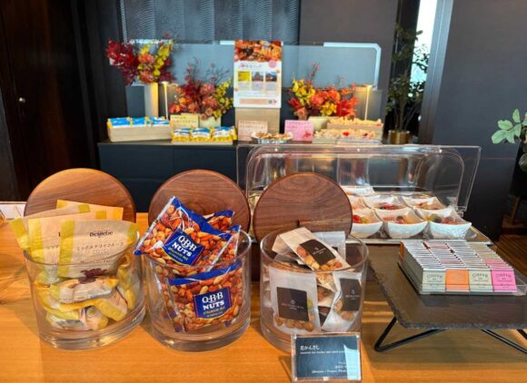 京王プラザホテル札幌のクラブラウンジ(ソフトドリンク・焼菓子・スナック類か提供される13時~21時)