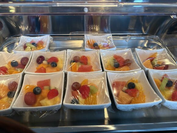 京王プラザホテル札幌のクラブラウンジ(サンドイッチ・フルーツが提供される14時~17時)