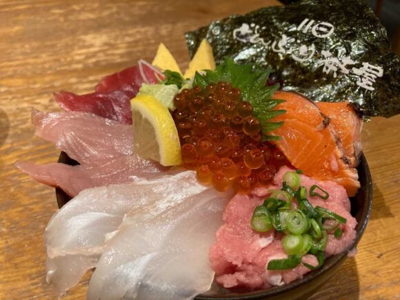 どんぶり茶屋おすすめ海鮮丼①空丼（空港限定）