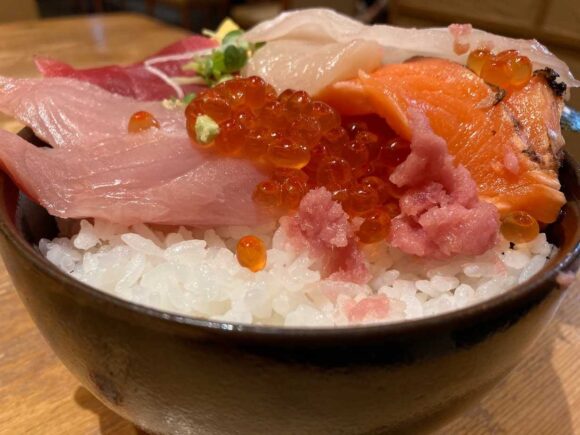 どんぶり茶屋おすすめ海鮮丼①空丼（空港限定＆数量限定）