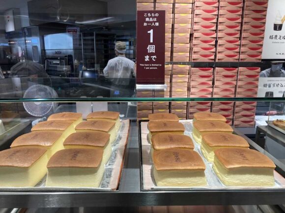 きのとや（新千歳空港）おすすめ人気「焼きたて酪農チーズケーキ」