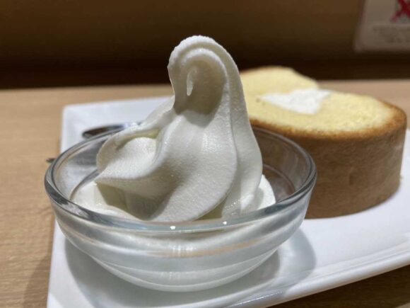 「北海道牛乳カステラ」カフェおすすめ②カステラロール+ドリンクセット