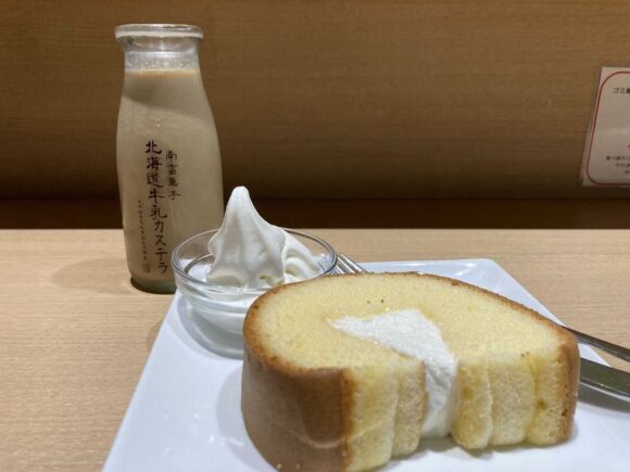 「北海道牛乳カステラ」カフェおすすめ②カステラロール+ドリンクセット