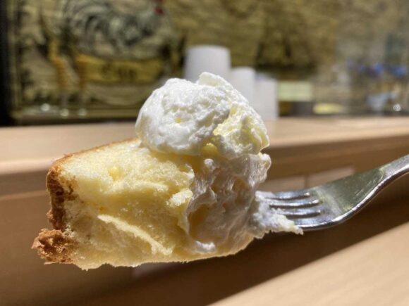 「北海道牛乳カステラ」カフェおすすめ②カステラロール+ドリンクセット