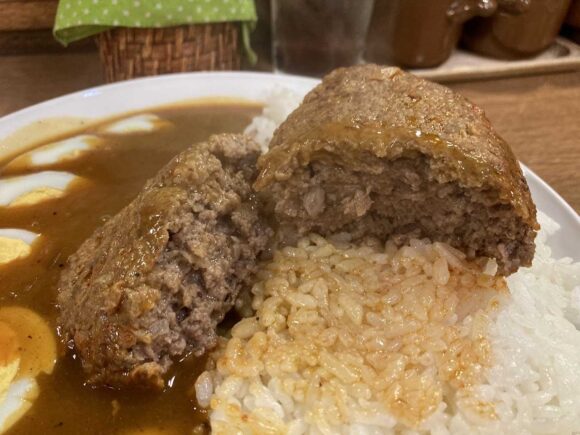 コロンボ（札幌駅）おすすめカレー①煮込みハンバーグ