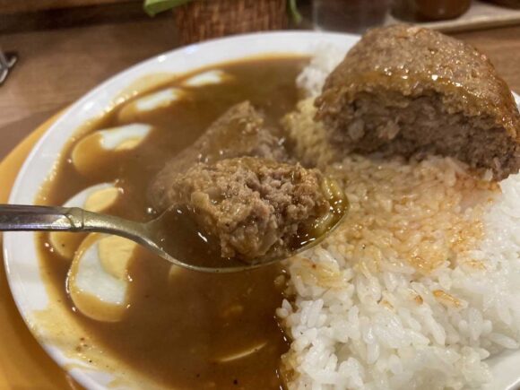 コロンボ（札幌駅）おすすめカレー①煮込みハンバーグ